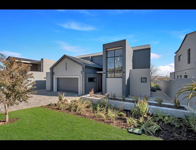 4 BEDROOM HOUSE FOR SALE IN HELDERFONTEIN ESTATE
